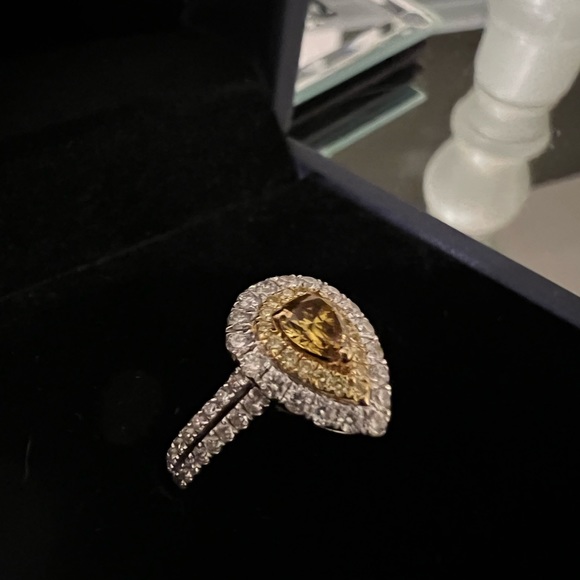 Cirari Couture Orange Yellow Pear diamond halo ring, 18k 2 tone ring - Picture 1 of 7